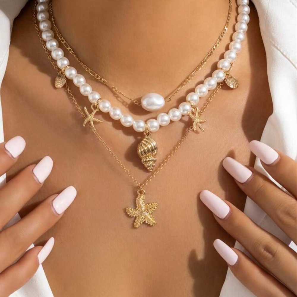 Sea start, white pearl beach necklace
